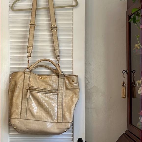 Miu Miu leather crocodile embossed weekender with gold hardware - Picture 2 of 5